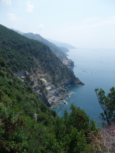 Winding around the coastline from Monterosso to Vernazza